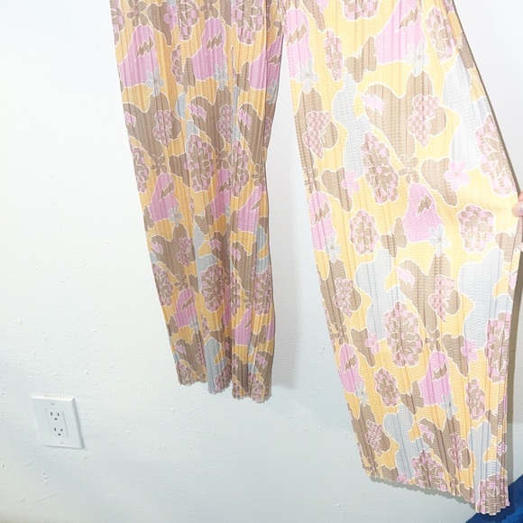 Forever21 yellow pull on floral palazzo wide leg lightweight pants - Picture 2 of 9